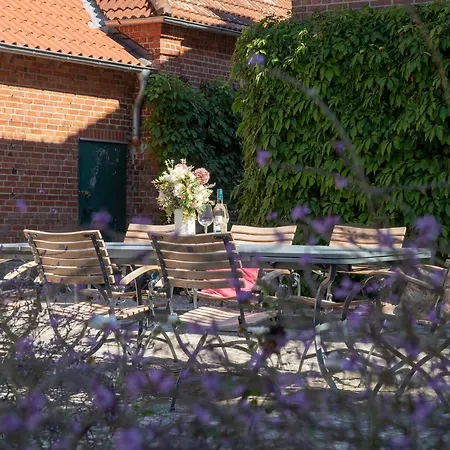 度假居 Ehemaliges Gutshaus Oevelgoenne